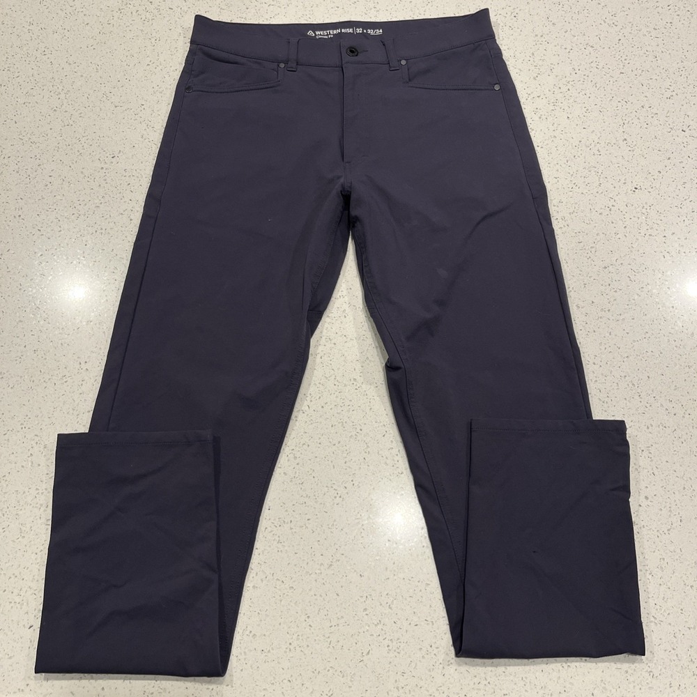 Western Rise Men's Pants 32/34 Great for Outdoors Or Daily Wear Navy Blue